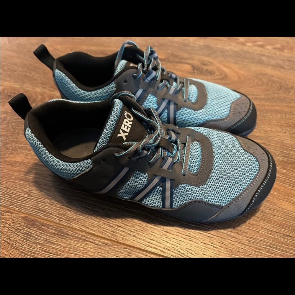 Women’s Blue barefoot Shoes. Xero 8